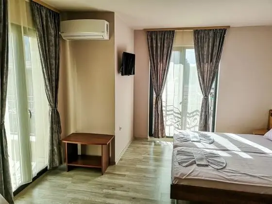 Standard Tek Büyük veya İki Ayrı Yataklı Oda, Sigara İçilmez