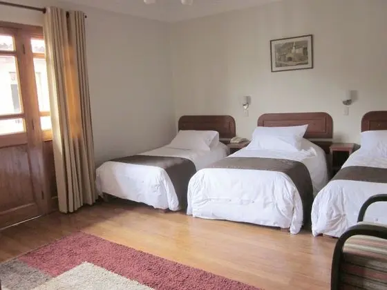 Üç Kişilik Oda