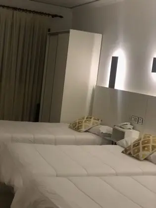 Üç Kişilik Oda