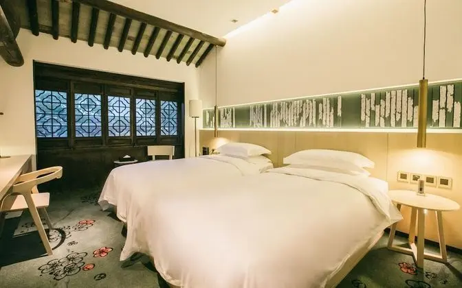 Classic Tek Büyük veya İki Ayrı Yataklı Oda