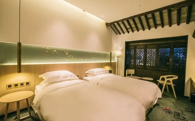 Classic Tek Büyük veya İki Ayrı Yataklı Oda