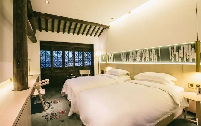 Classic Tek Büyük veya İki Ayrı Yataklı Oda