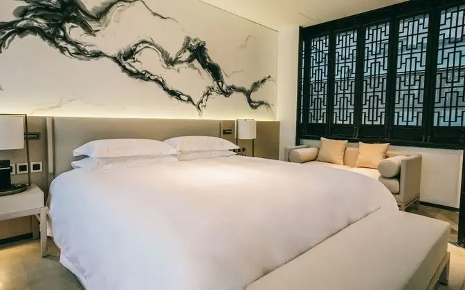 Exclusive Tek Büyük Yataklı Oda