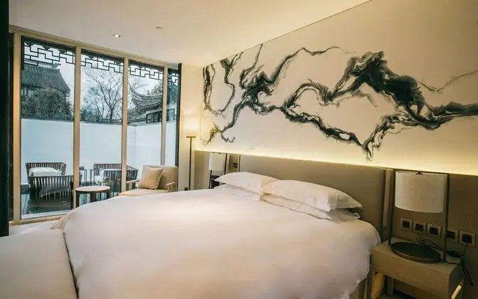 Exclusive Tek Büyük Yataklı Oda