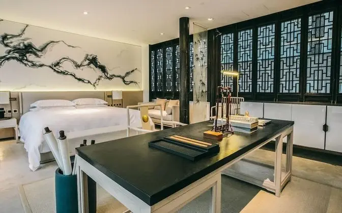 Exclusive Tek Büyük Yataklı Oda