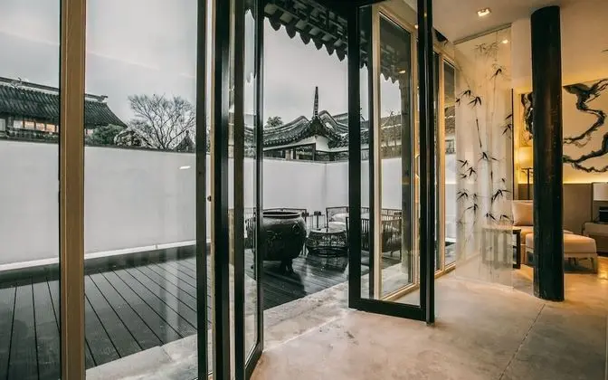 Exclusive Tek Büyük Yataklı Oda