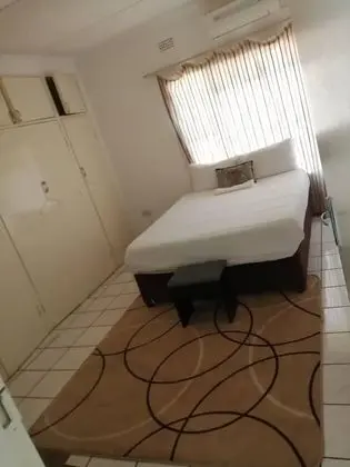 Tek Büyük Yataklı Oda, Ortak Banyo