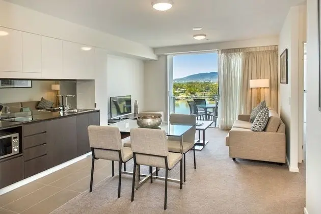 Deluxe Apart Daire, Nehir Manzaralı