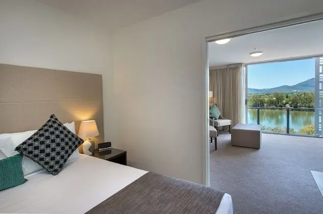 Deluxe Apart Daire, Nehir Manzaralı