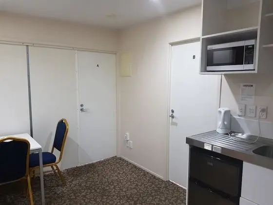 Apart Daire, 2 Yatak Odası (1 Double and 2 Single Beds)