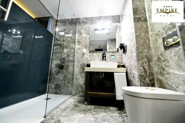 Twin, Şehir Manzaralı