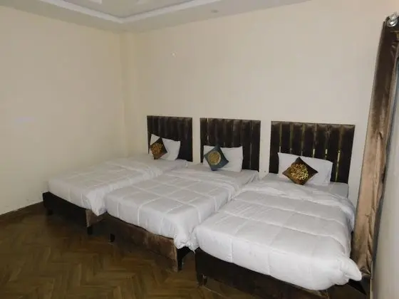 Üç Kişilik Oda