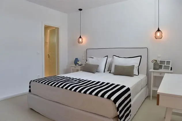 Villa Ambassador, 4 Bedrooms (with Guesthouse)