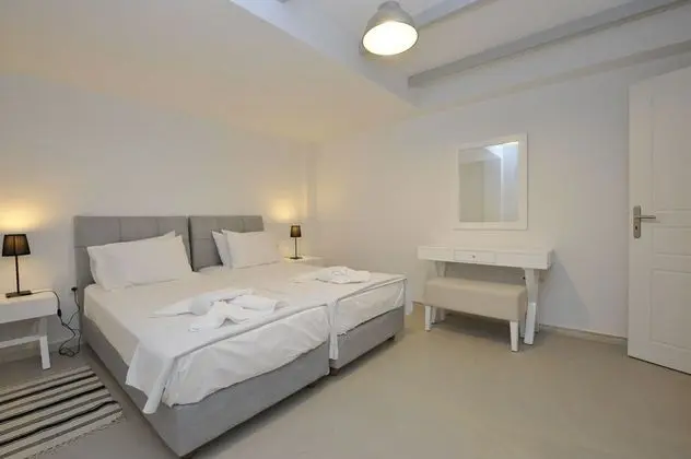 Villa Ambassador, 4 Bedrooms (with Guesthouse)
