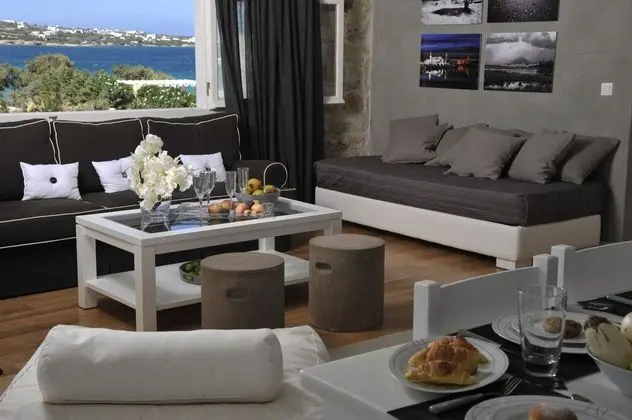 Villa Ambassador, 4 Bedrooms (with Guesthouse)