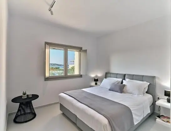 Villa Ambassador, 4 Bedrooms (with Guesthouse)