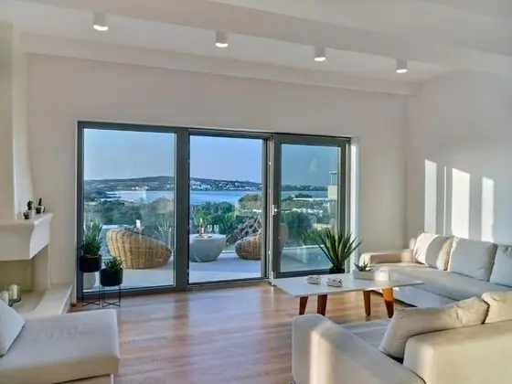 Villa Ambassador, 4 Bedrooms (with Guesthouse)