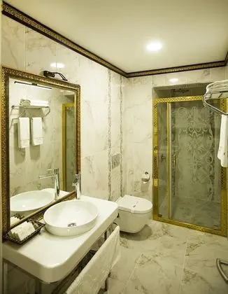 Deluxe Tek Büyük veya İki Ayrı Yataklı Oda