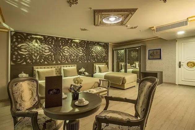 Deluxe Üç Kişilik Oda
