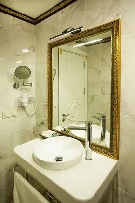 Deluxe Üç Kişilik Oda