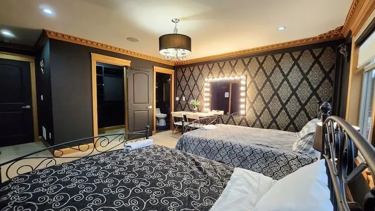 Deluxe Dört Kişilik Oda, 2 Büyük (Queen) Boy Yatak, Banyolu/Duşlu, Bahçe Manzaralı