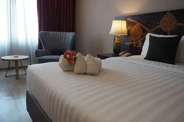 Deluxe Empress King Room