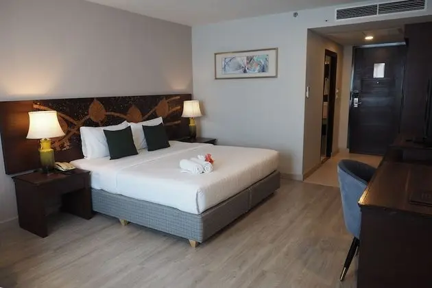 Deluxe Empress King Room