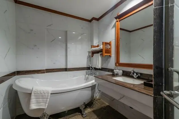 Premier Deluxe Twin/Double Room