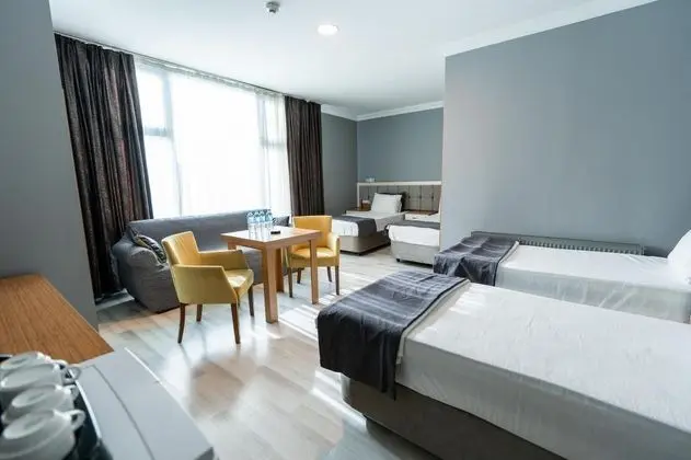 Dört Kişilik Oda, Şehir Manzaralı