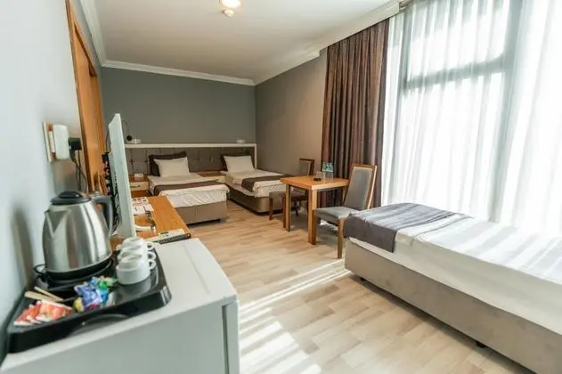 Triple, Şehir Manzaralı