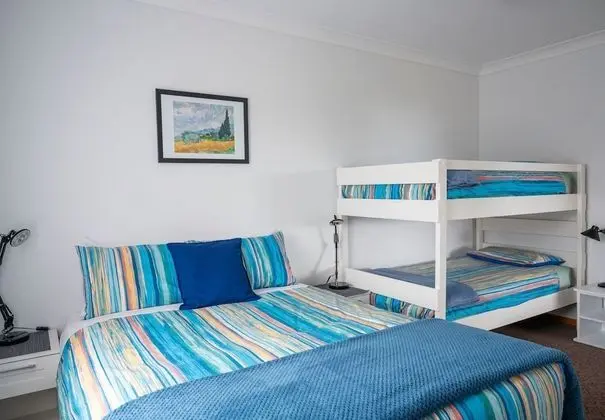 Family Ev, 3 Yatak Odası, 2 Banyolu, Koy Manzaralı (Jireh House)