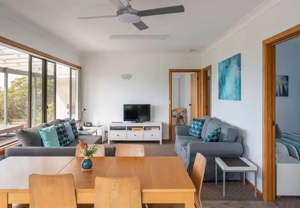 Family Ev, 3 Yatak Odası, 2 Banyolu, Koy Manzaralı (Jireh House)