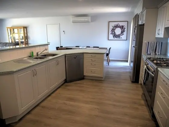 Panoramic Ev, 3 Yatak Odası, Engellilere Uygun, Koy Manzaralı (Amani House)