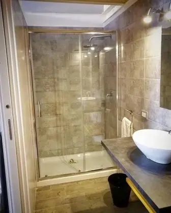 Dört Kişilik Oda, Küçük Mutfak