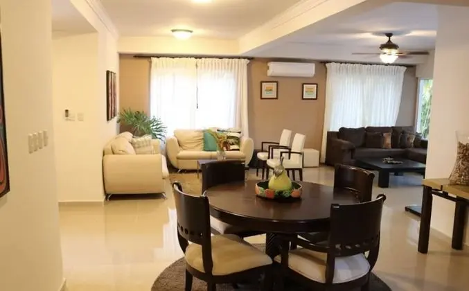 Traditional Villa, 5 Yatak Odası, Engellilere Uygun, Kişiye Özel Havuzlu