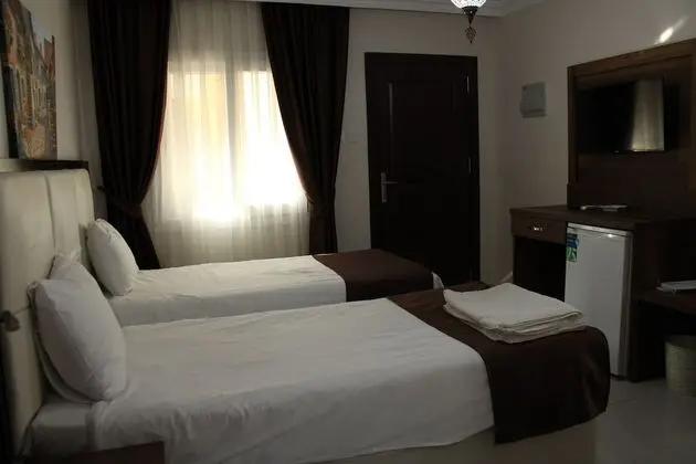 Tek Büyük veya İki Ayrı Yataklı Oda