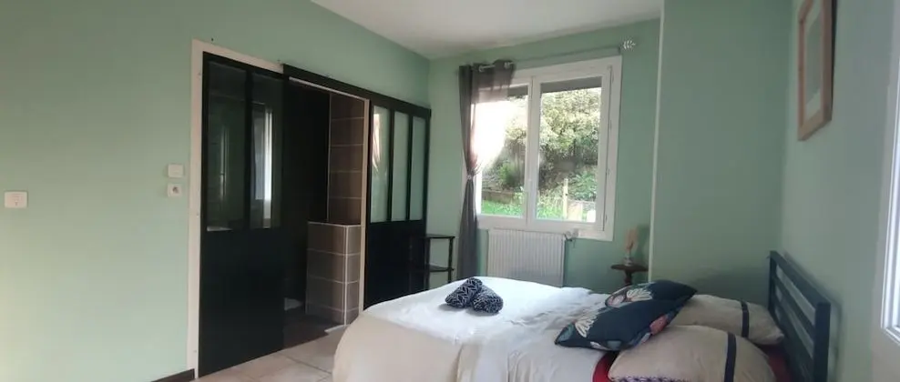 Tek Büyük Yataklı Oda, 2 Yatak Odası (Pélerins)
