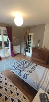 Tek Büyük Yataklı Oda, 2 Yatak Odası (Pélerins)