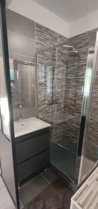 Tek Büyük Yataklı Oda, 2 Yatak Odası (Pélerins)