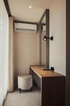 Standart Oda - Ek Bina, Kara Manzaralı