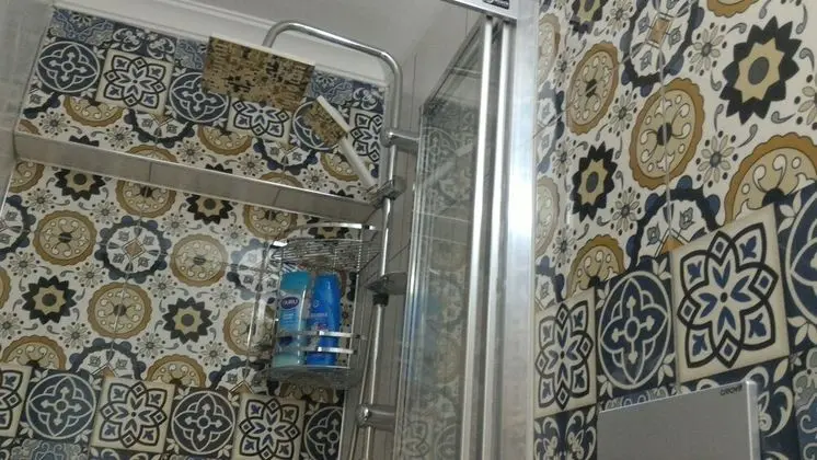Bathroom shower