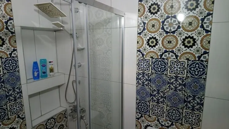 Bathroom shower