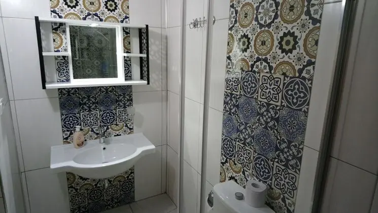 Bathroom sink