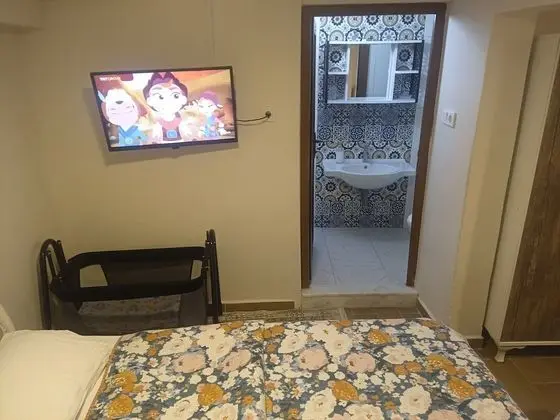 Family Oda, Avlu Manzaralı