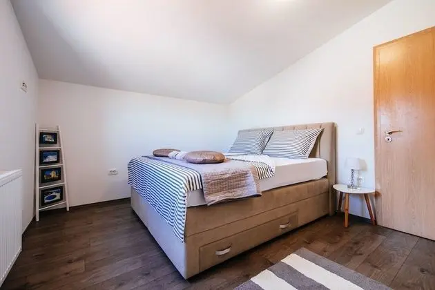Design Villa, 5 Yatak Odası, Kişiye Özel Havuzlu, Bahçe Manzaralı