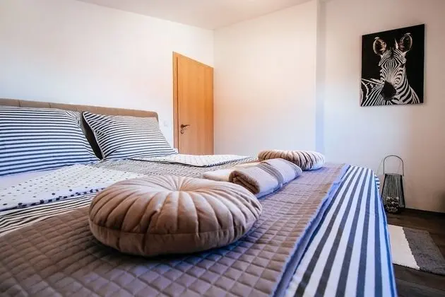 Design Villa, 5 Yatak Odası, Kişiye Özel Havuzlu, Bahçe Manzaralı