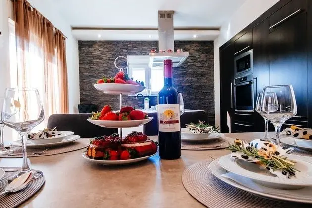Design Villa, 5 Yatak Odası, Kişiye Özel Havuzlu, Bahçe Manzaralı
