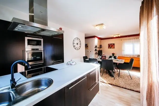 Design Villa, 5 Yatak Odası, Kişiye Özel Havuzlu, Bahçe Manzaralı