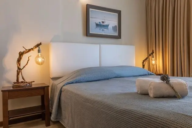 Oda, Deniz Manzaralı (1st floor, stair access only)