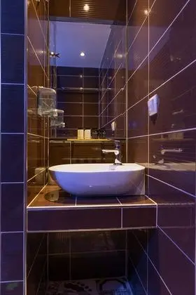 Oda, Deniz Manzaralı (1st floor, stair access only)